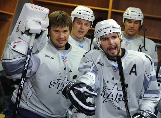 Noize MC and KHL players in music clip shooting