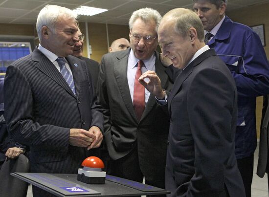 Vladimir Putin visits Urals Federal District