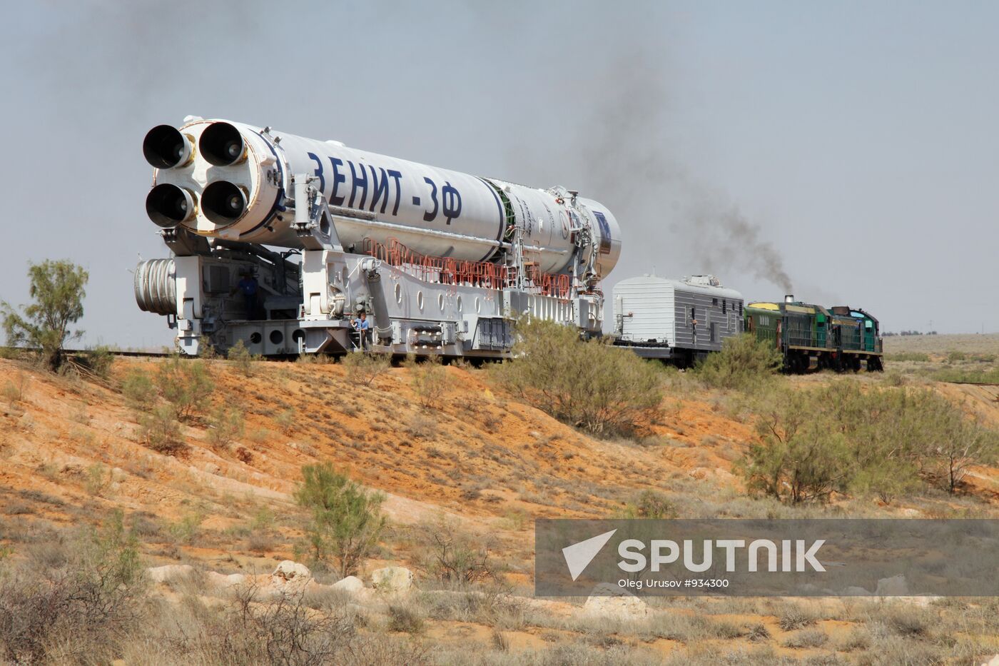 Transferring Zenit-3M rocket