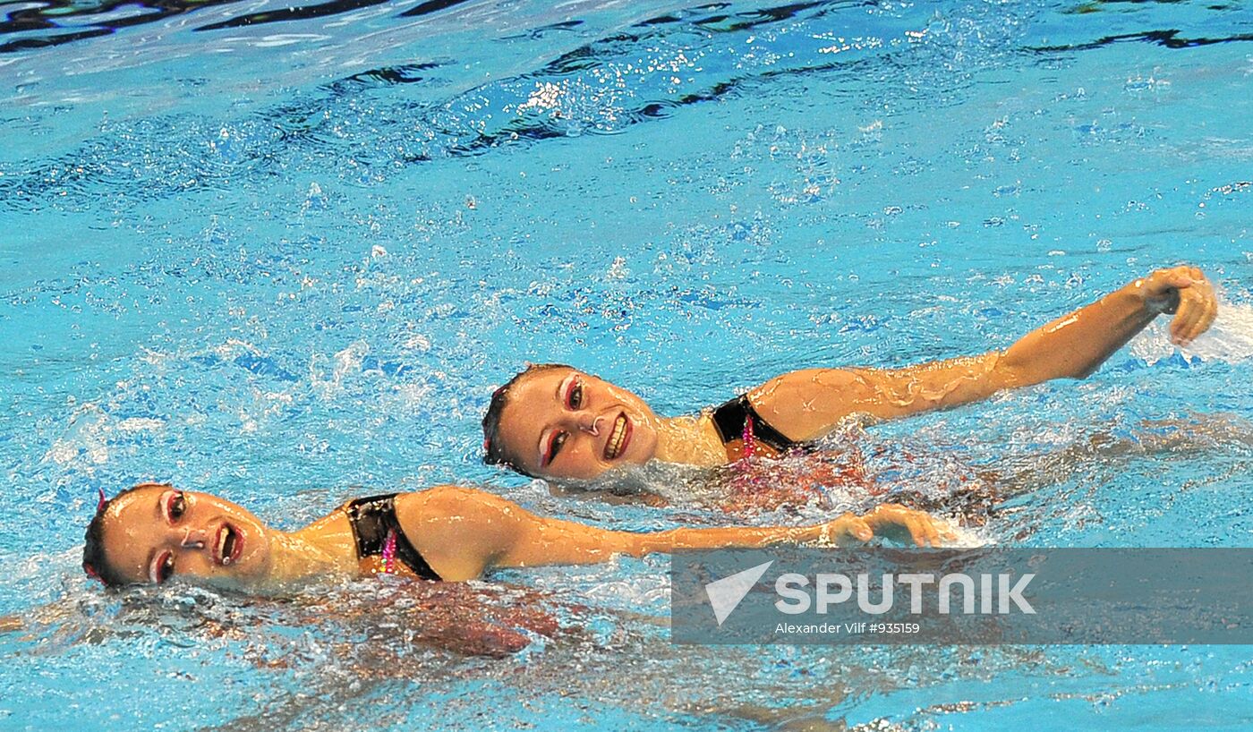 Sarah Lyabruss and Chloe Willhelm