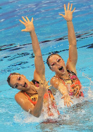 Sarah Lyabruss and Chloe Willhelm