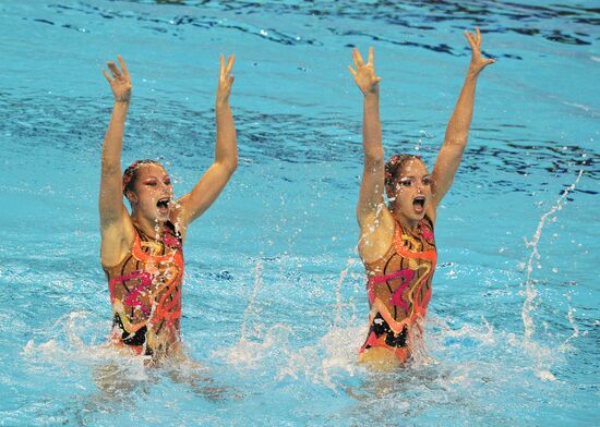 Sarah Lyabruss and Chloe Willhelm