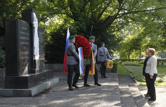 Dmitry Medvedev's visit to Hanover. Day two
