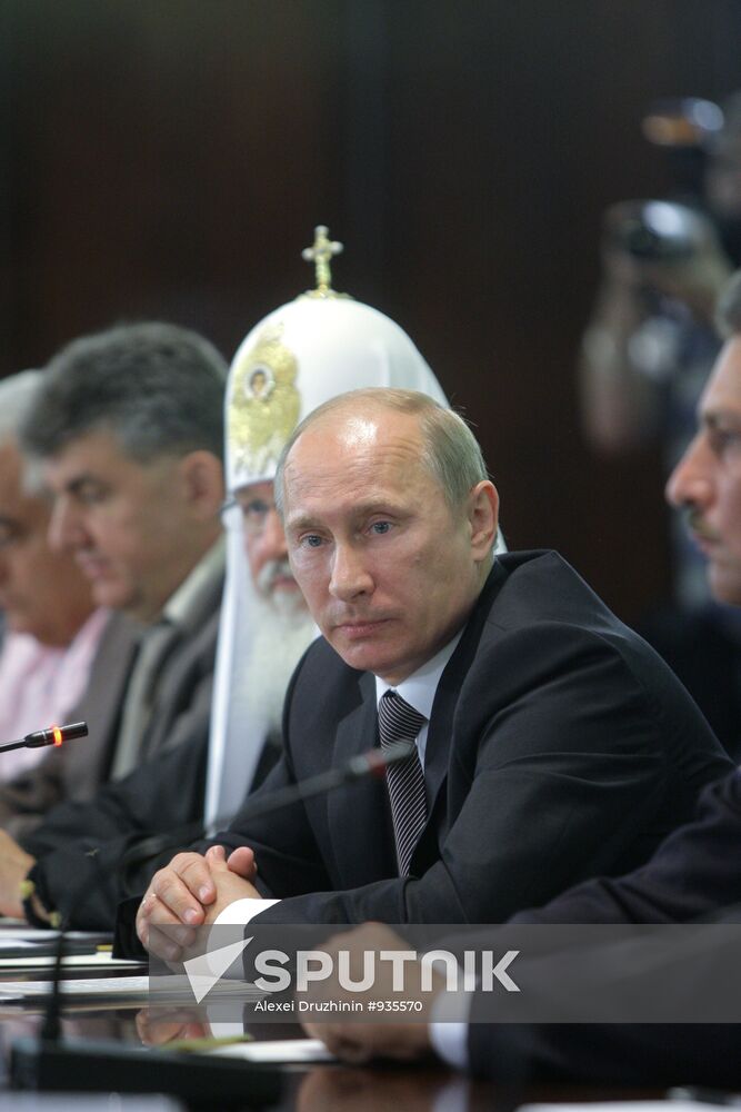 Vladimir Putin meets with religious spokespersons