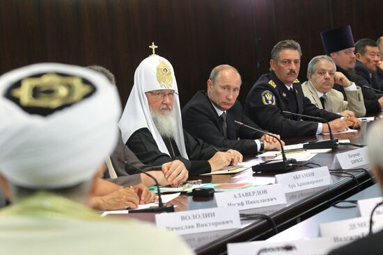 Vladimir Putin meets with religious spokespersons