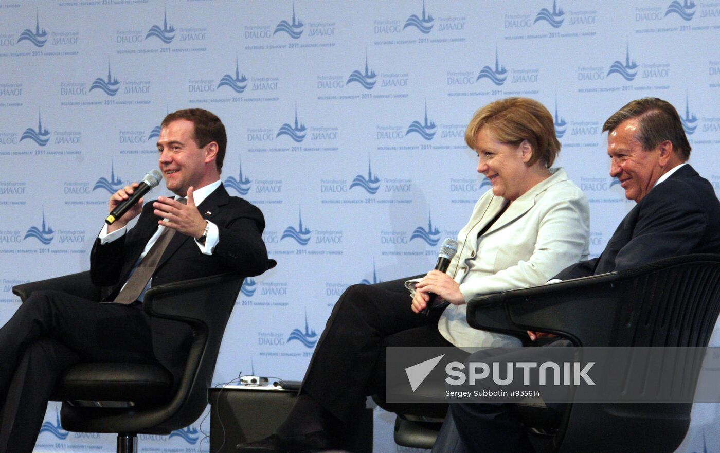 Dmitry Medvedev, Angela Merkel and Viktor Zubkov