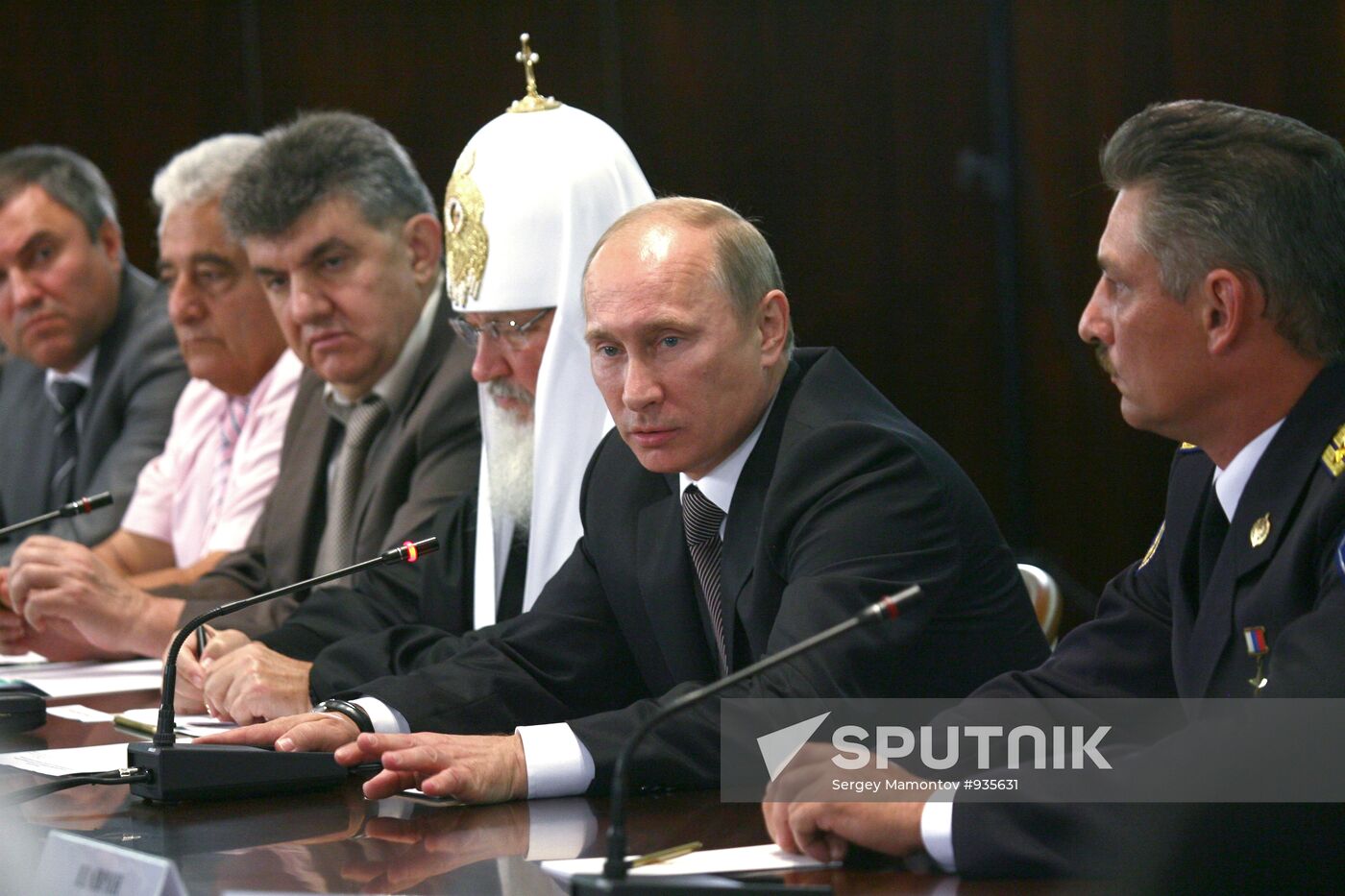 Vladimir Putin meets with religious spokespersons