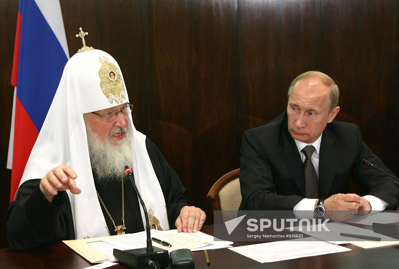 Vladimir Putin meets with religious spokespersons