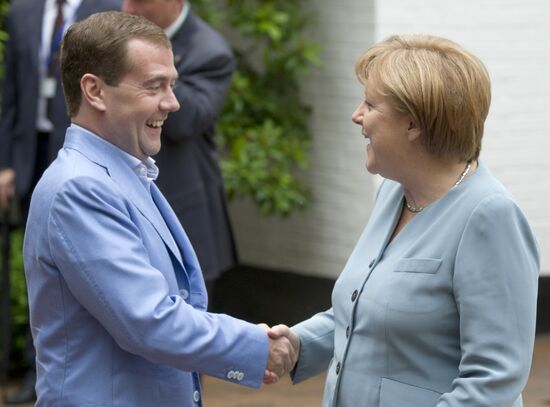 Dmitry Medvedev and Angela Merkel meet in Garbsen