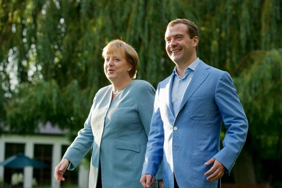 Dmitry Medvedev and Angela Merkel meet in Garbsen