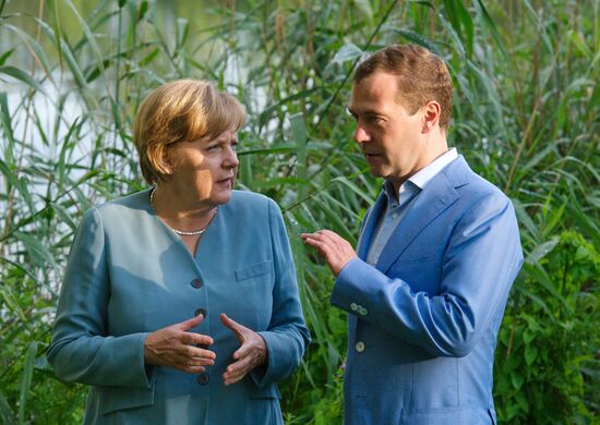 Dmitry Medvedev and Angela Merkel meet in Garbsen