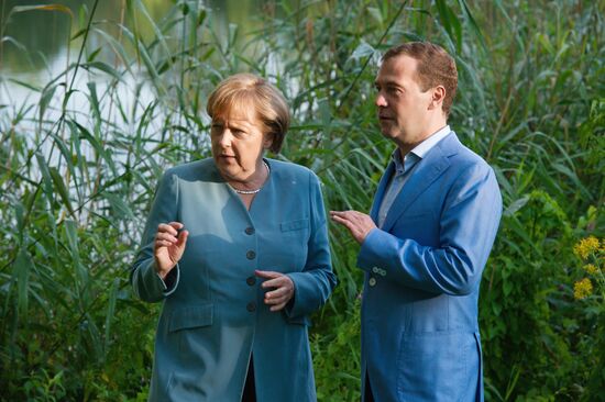 Dmitry Medvedev and Angela Merkel meet in Garbsen