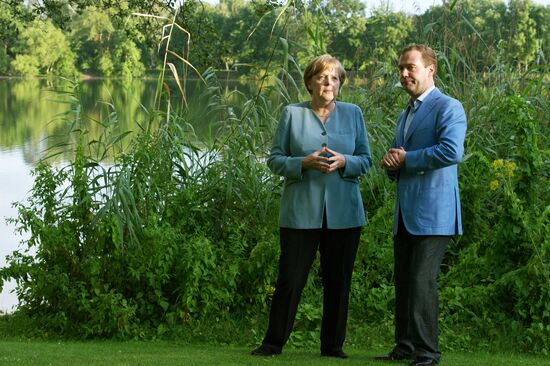 Dmitry Medvedev and Angela Merkel meet in Garbsen