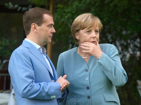 Dmitry Medvedev and Angela Merkel meet in Garbsen