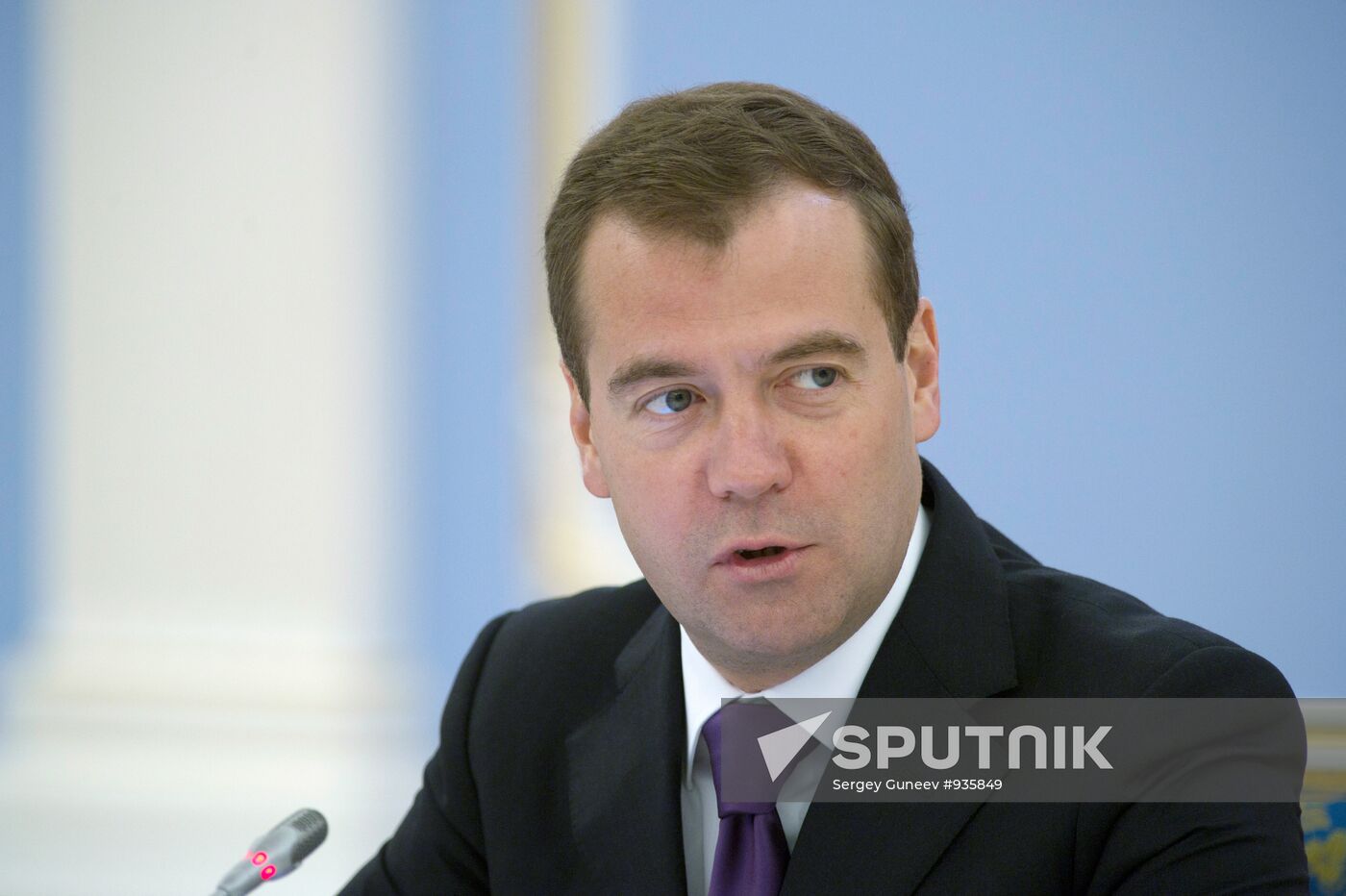 Dmitry Medvedev meets with independent directors