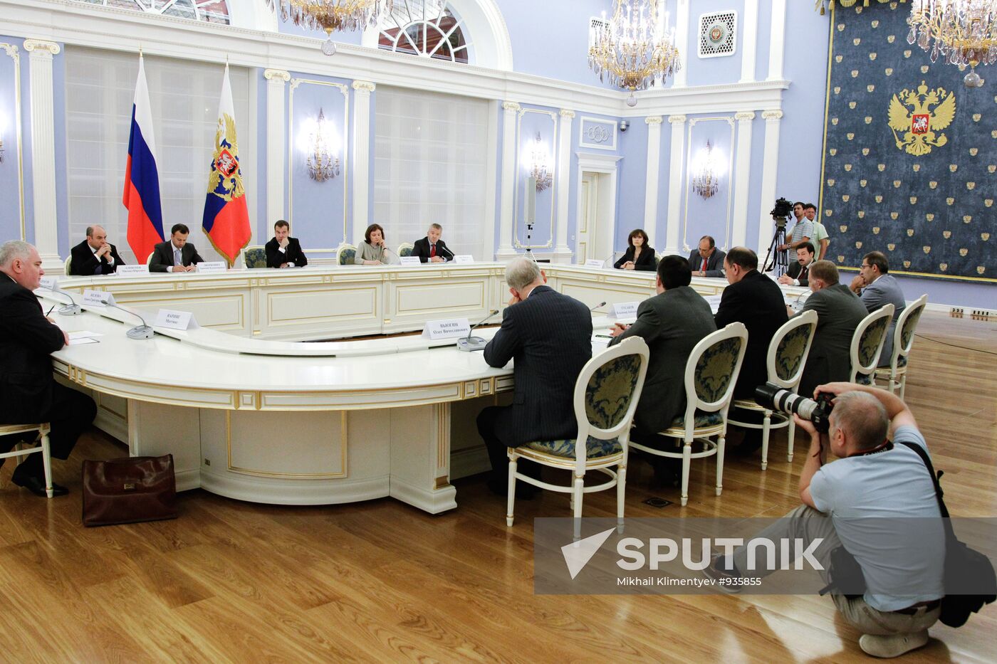 Dmitry Medvedev meets with independent directors