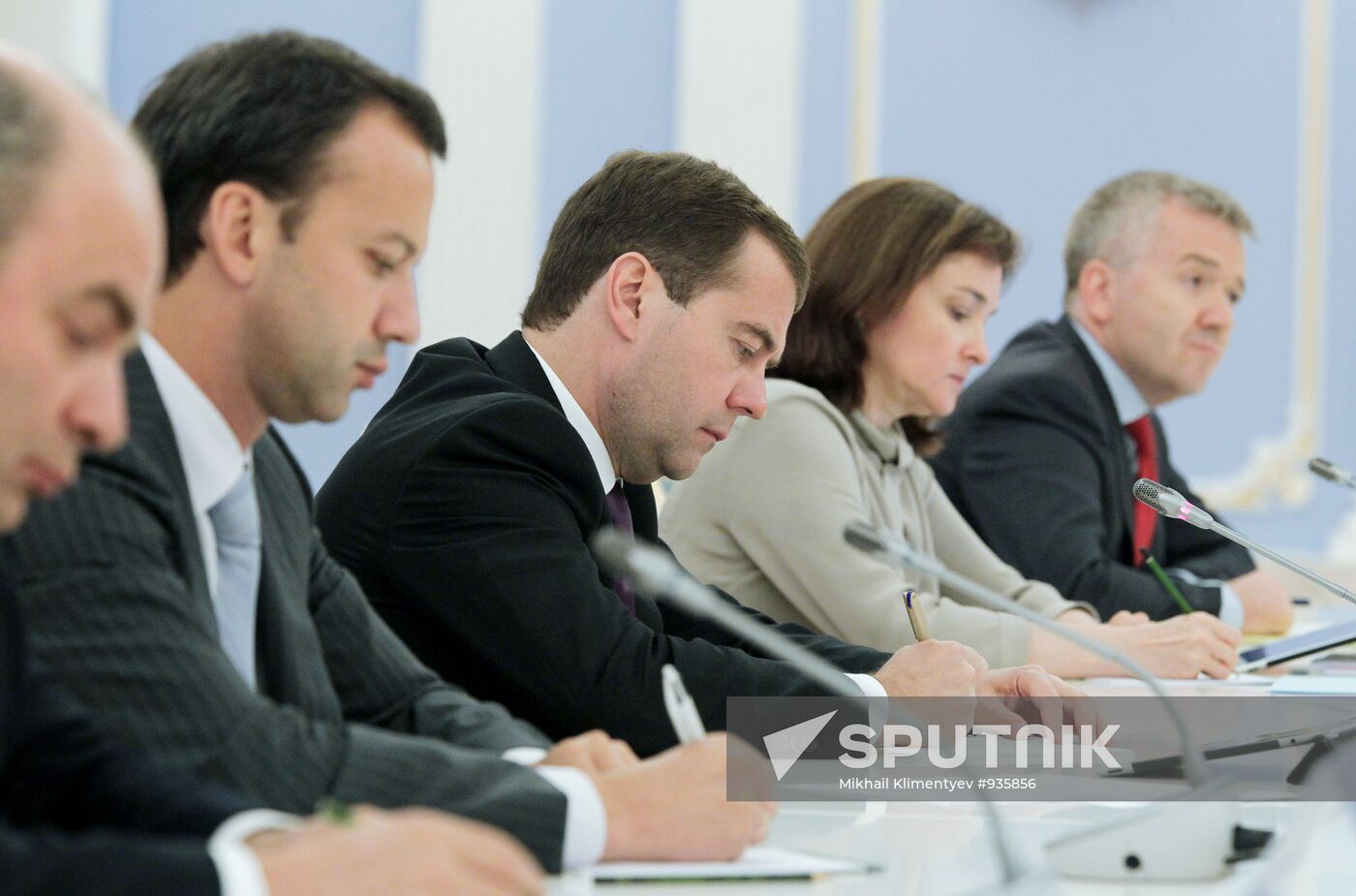 Dmitry Medvedev meets with independent directors