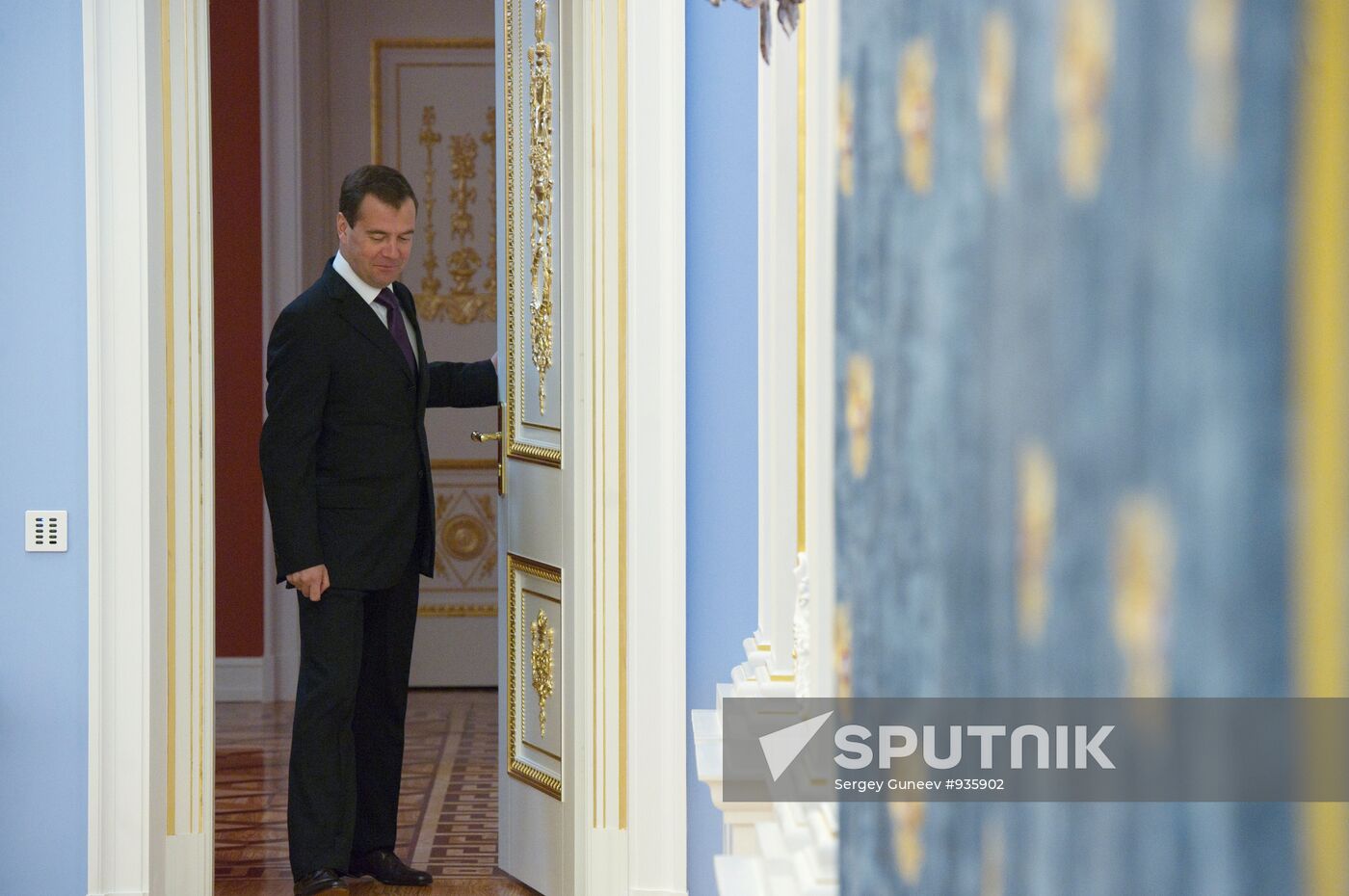 Dmitry Medvedev meets with independent directors