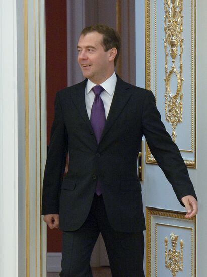Dmitry Medvedev meets with independent directors