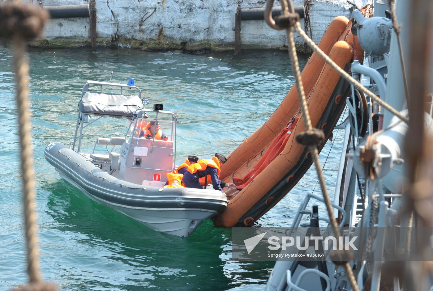 Black Sea fleet drills in Sevastopol