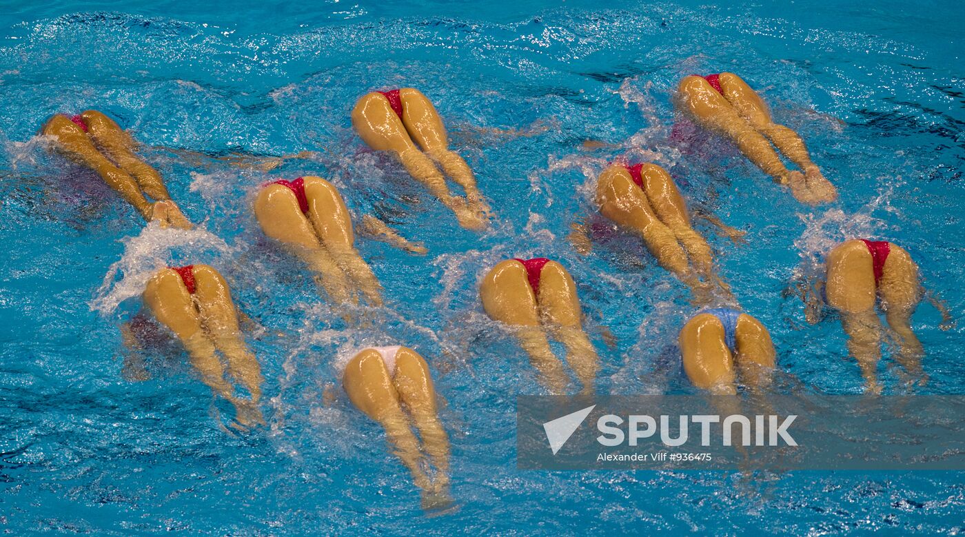 Chinese sync swimmers emerge second in team event