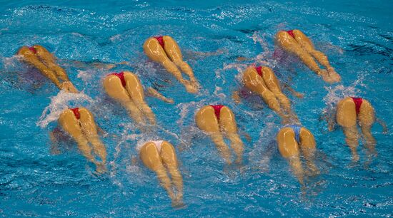 Chinese sync swimmers emerge second in team event