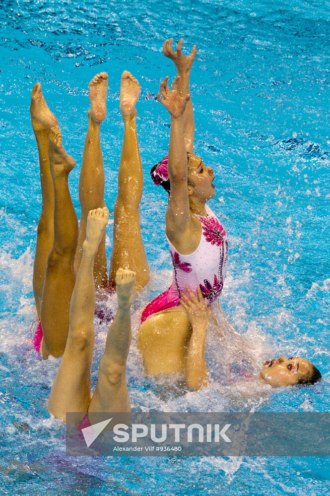 Chinese sync swimmers emerge second in team event