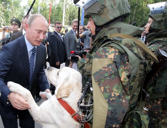 Putin visits Interior Troops Division in Balashikha