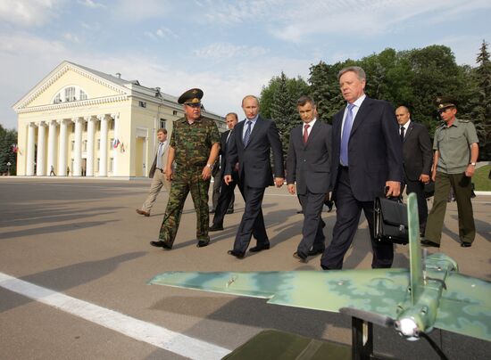 Putin visits Interior Troops Division in Balashikha