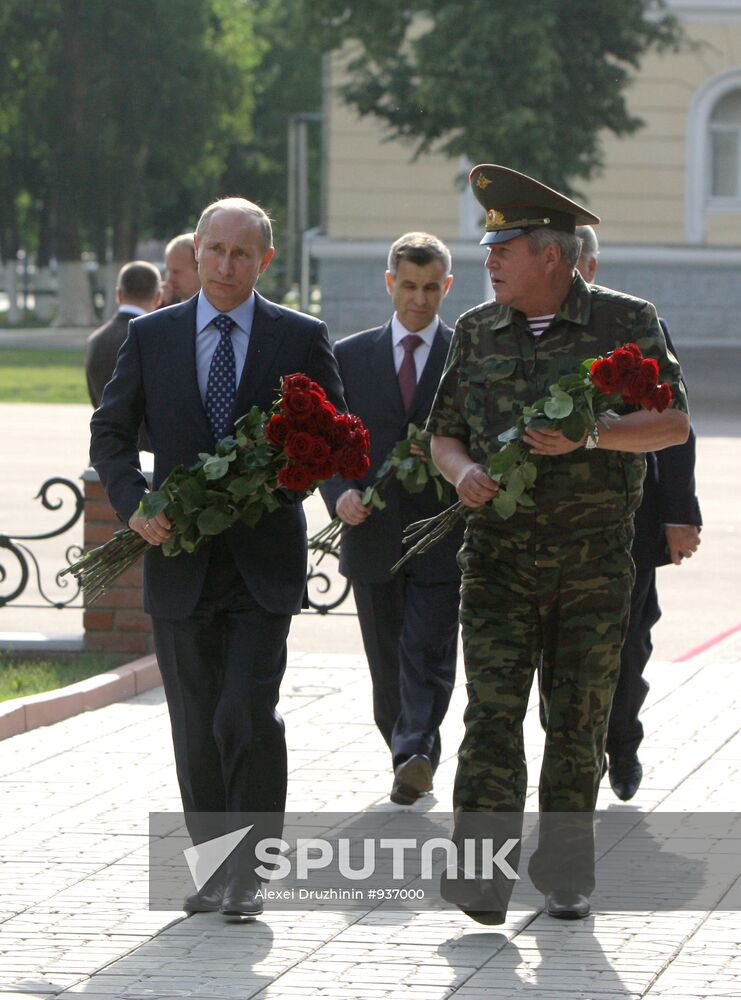 Putin visits Interior Troops Division in Balashikha