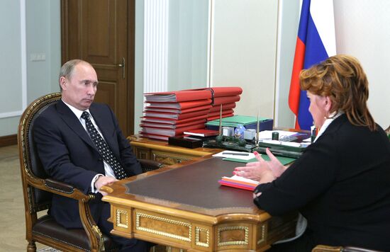Vladimir Putin meets with Yelena Skrynnik