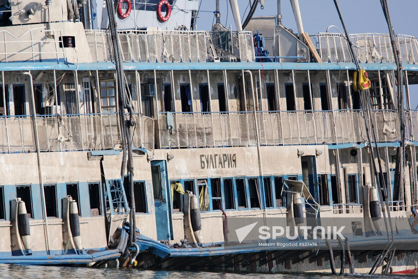 Bulgaria cruise ship lifting operations