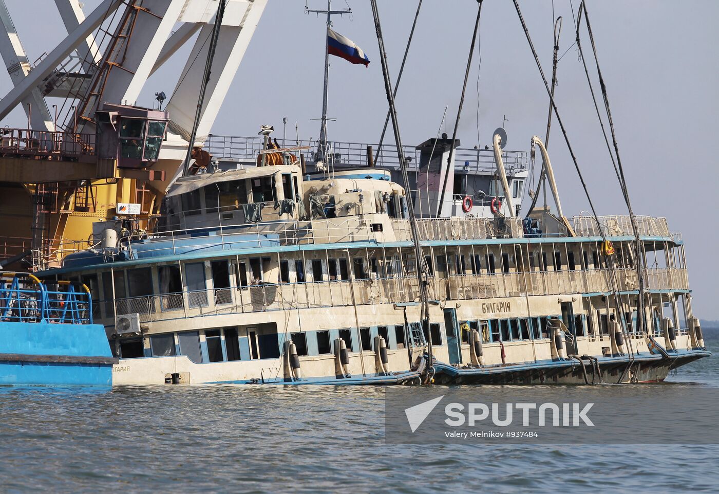 Bulgaria cruise ship lifting operations