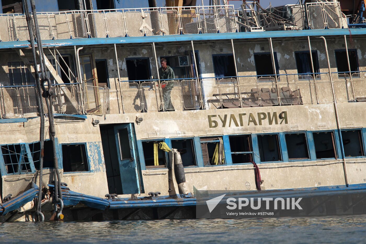 Bulgaria cruise ship lifting operations