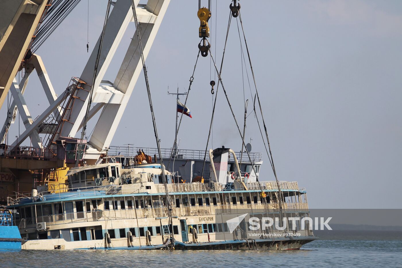 Bulgaria cruise ship lifting operations