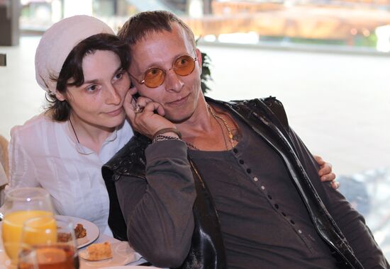 Ivan Okhlobystin with his wife Ksenia