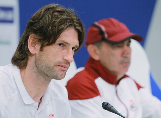 Kurban Berdyev and Roman Sharonov