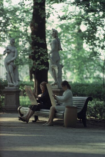 Artists in Leningrad's Summer Garden