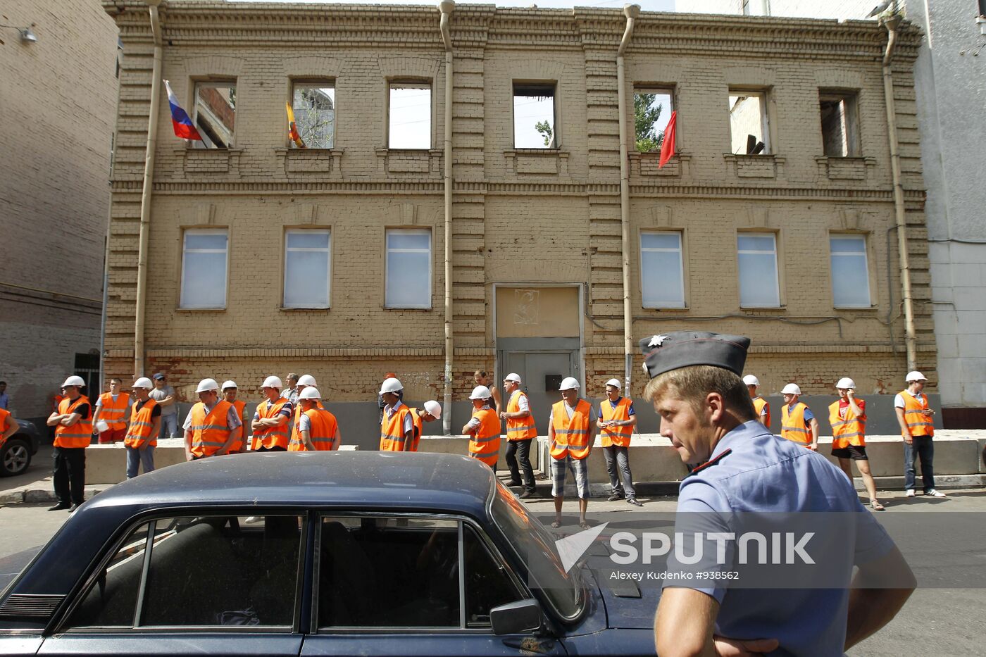 Building pulled down on Moscow's Bolshoi Kozikhinsky Per. 25