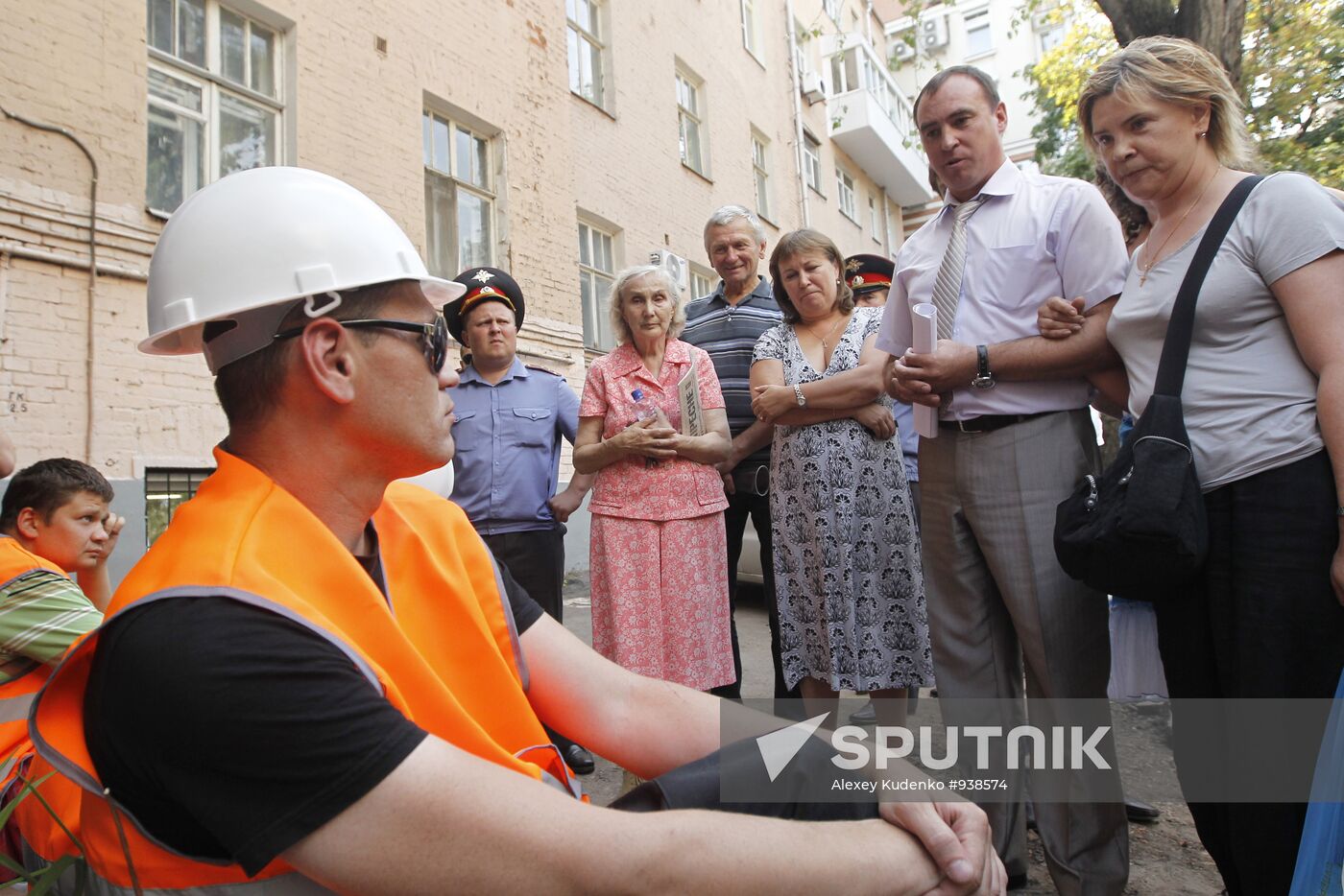 Building pulled down on Moscow's Bolshoi Kozikhinsky Per. 25