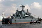 Warships arrive in St. Petersburg to participate in Navy Day