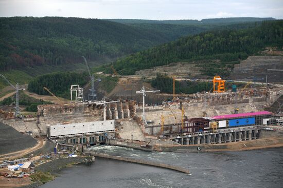 Construction of Boguchansk HPP