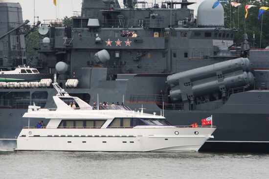 Rehearsal for Baltic Fleet Navy Day parade of ships