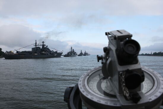 Rehearsal for Baltic Fleet Navy Day parade of ships