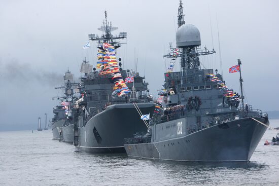 Rehearsal for Baltic Fleet Navy Day parade of ships