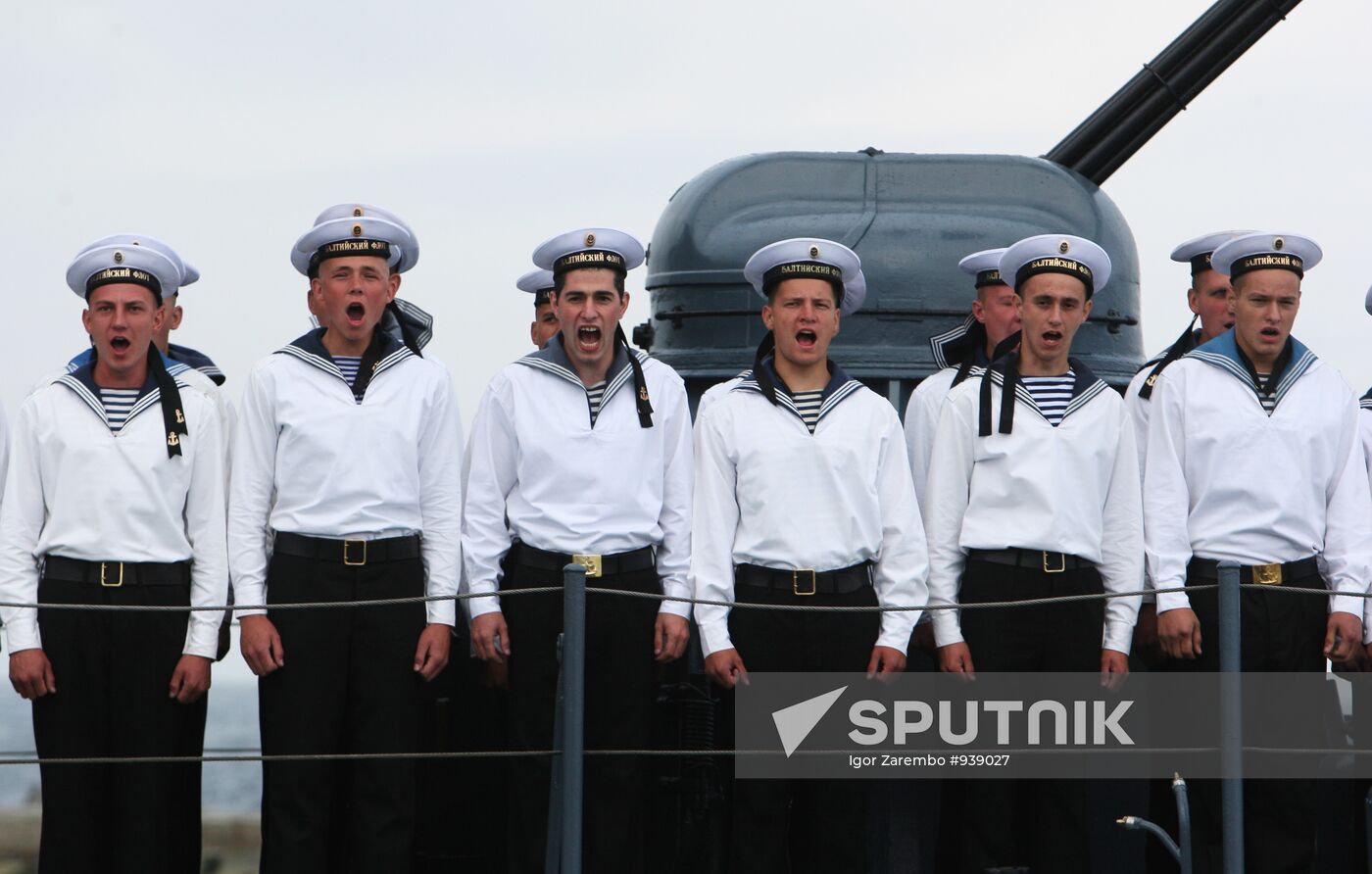 Rehearsal for Baltic Fleet Navy Day parade of ships