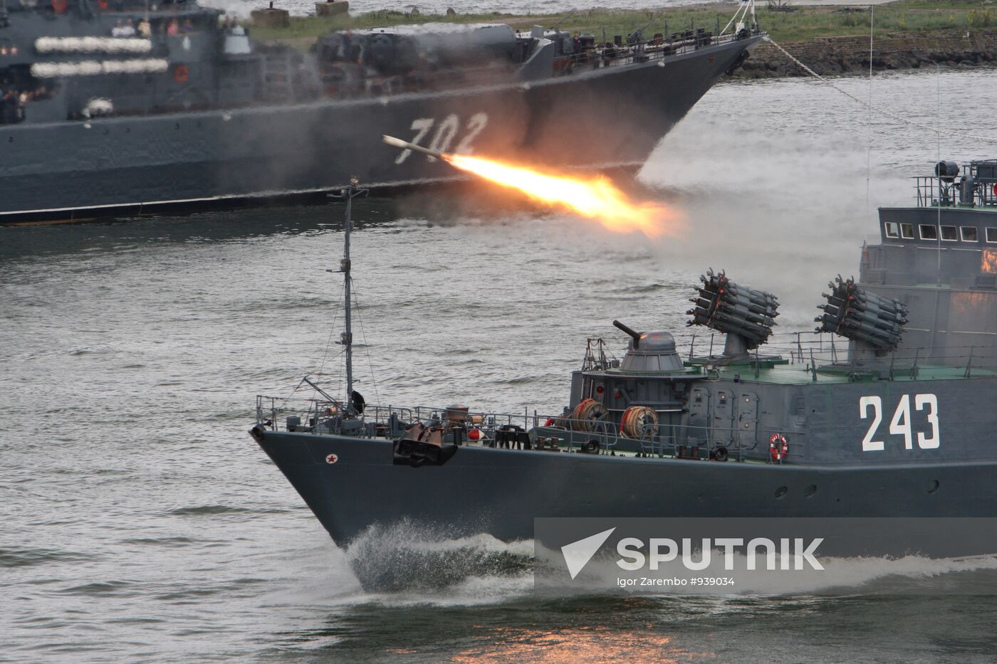 Rehearsal for Baltic Fleet Navy Day