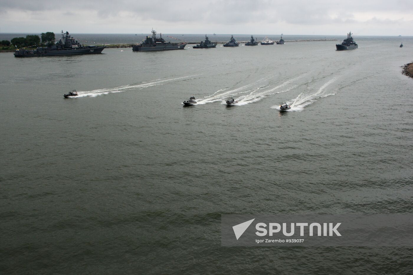 Rehearsal for Baltic Fleet Navy Day