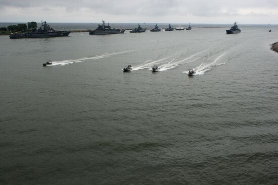 Rehearsal for Baltic Fleet Navy Day
