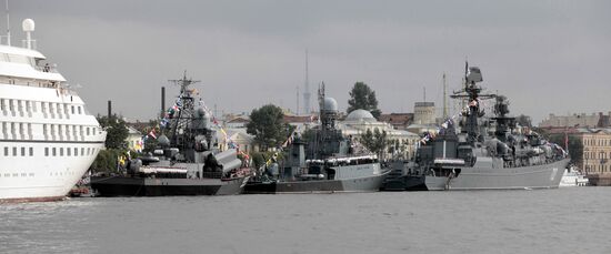 Navy Day military parade rehearsal held in St. Petersburg